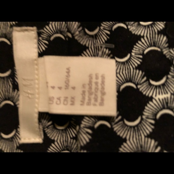 🌹H&M Slim Fit Black Printed Stretch Pants🌹 - Picture 4 of 6